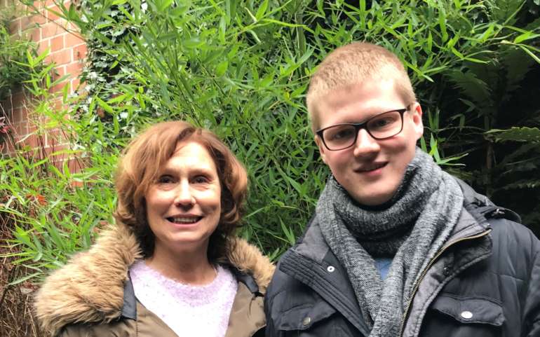 Découvrez le nouveau portrait de deux candidats Sylvie et Anthony